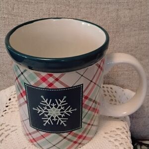 DesignPac Plaid Mug with Snowflake Design